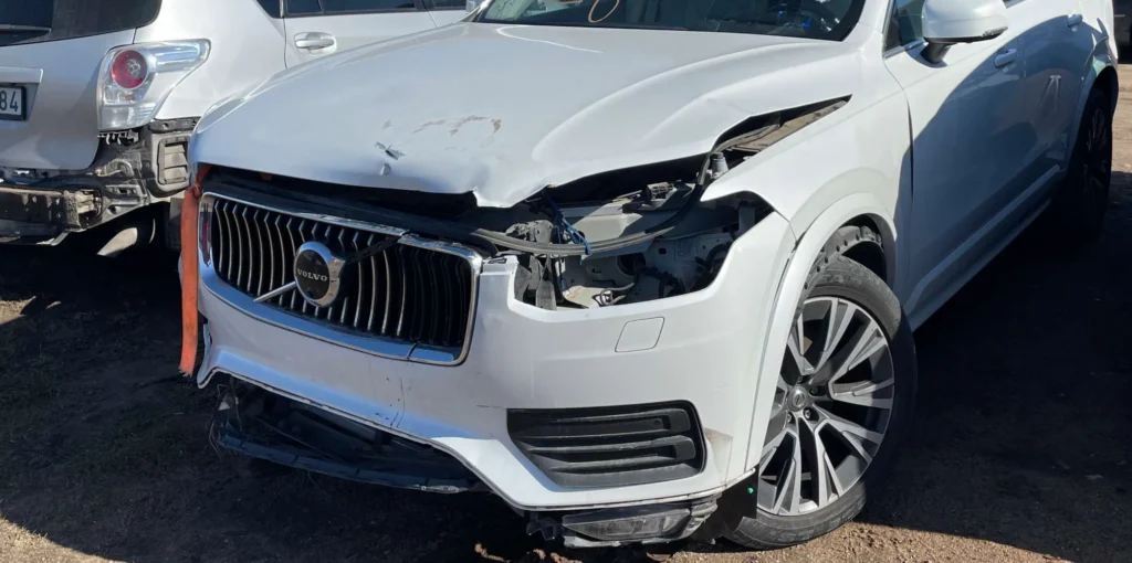 Volvo XC90 prieš